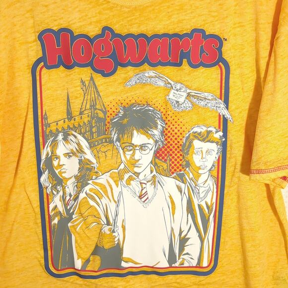 Harry Potter Hogwarts Yellow Sleep Shirt Tee L 12-14 Wizarding World Licensed - Picture 2 of 5